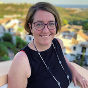  Antonia Maxwell